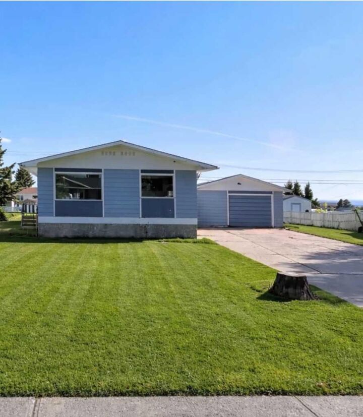 19 Centennial Crescent — photo 1