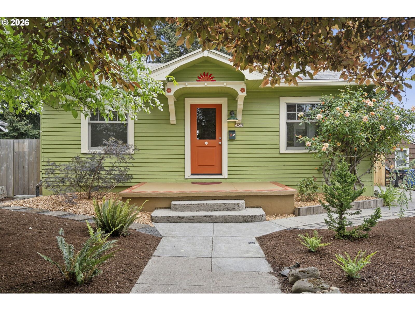 Property Photo:  2023 NE Highland St  OR 97211 