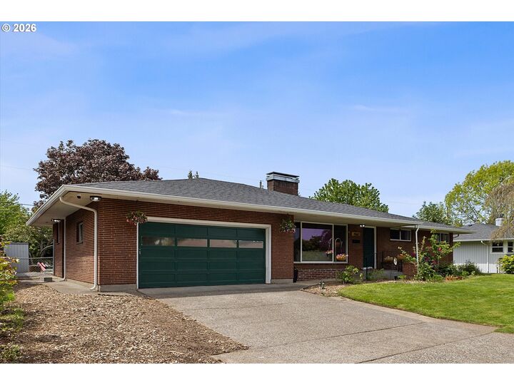 Property Photo:  7567 Delaware Ln  WA 98664 