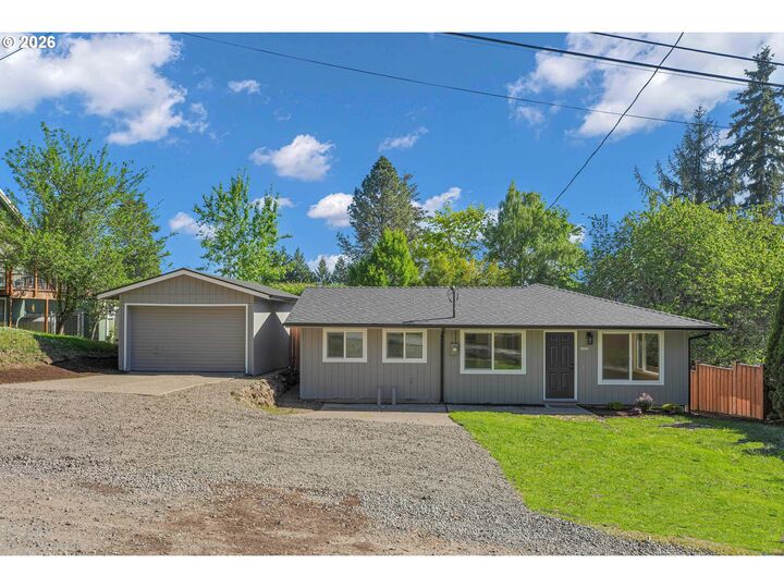 Property Photo:  1822 SW Marigold St  OR 97219 