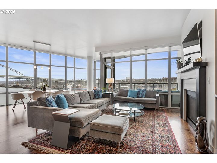 Property Photo:  1310 NW Naito Pkwy 1001  OR 97209 