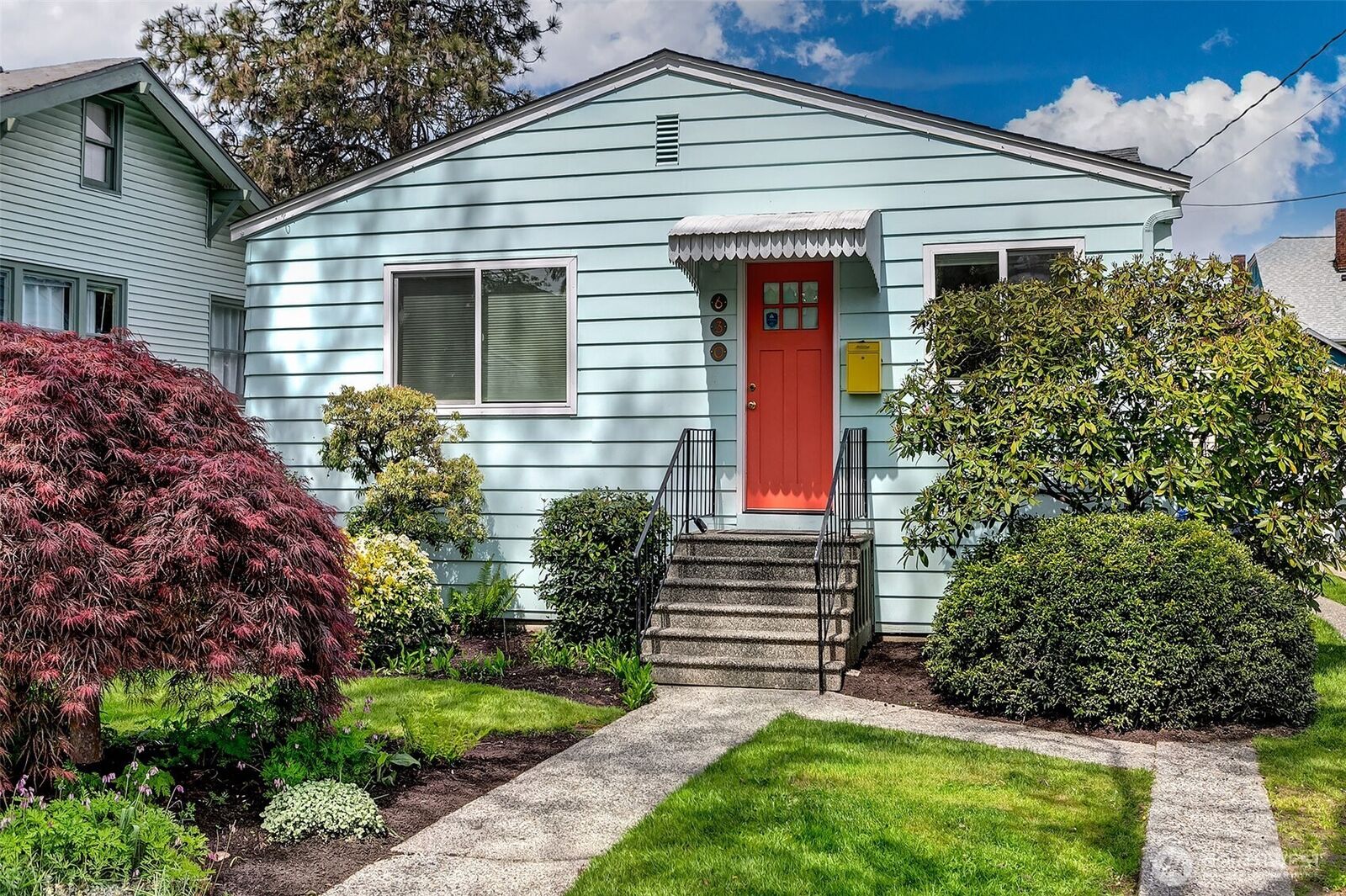 Property Photo:  630 NW 76th Street  WA 98117 