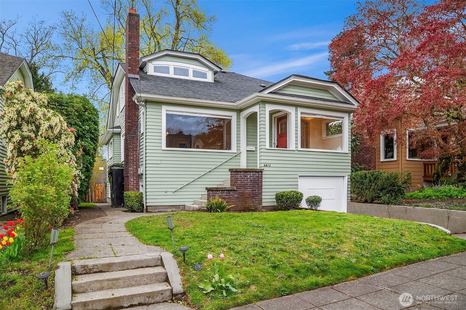 Property Photo:  6813  17th Avenue NE  WA 98115 