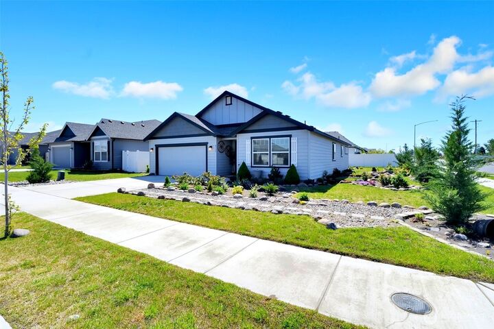 Property Photo:  4735 W Cottontail St  WA 98837 