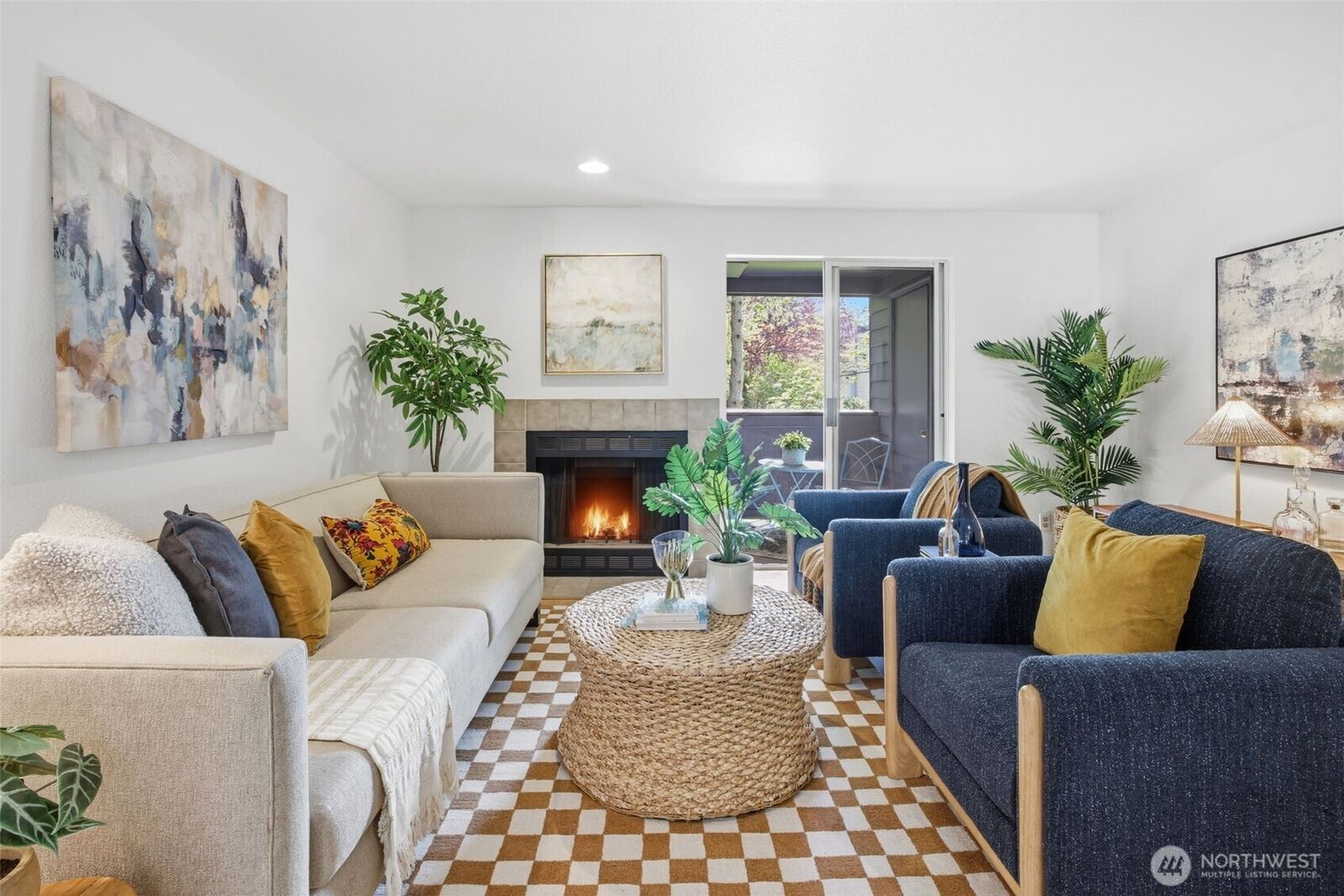 Property Photo:  170  Newport Way NW D35  WA 98027 