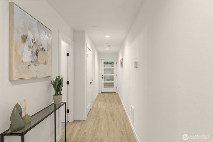 Property Photo:  4420  Midvale Avenue N  WA 98103 