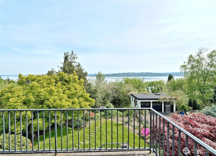 Property Photo:  3010  Cascadia Avenue S  WA 98144 