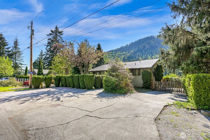 Property Photo:  371  Lakeside Drive  WA 98284 