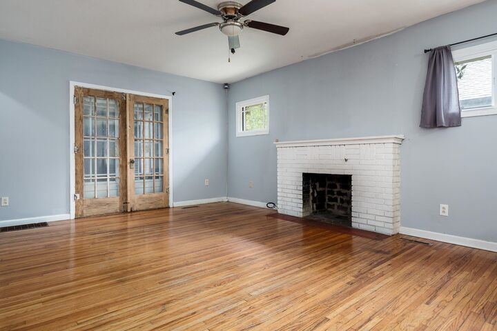 Property Photo:  1422 North Avenue  IL 61103 