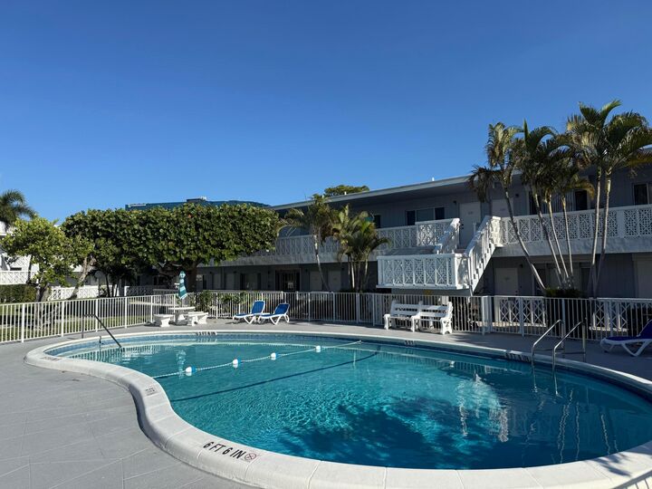 Property Photo:  2170 NE 51st Court B5  FL 33308 
