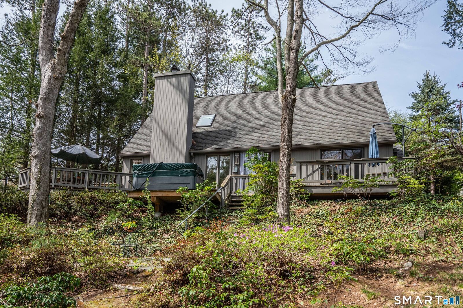 Property Photo:  3 Jay Court 3  CT 06001 