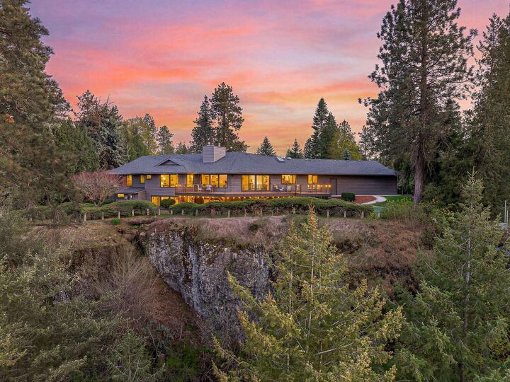 Property Photo:  1912 E Southeast Blvd  WA 99203 