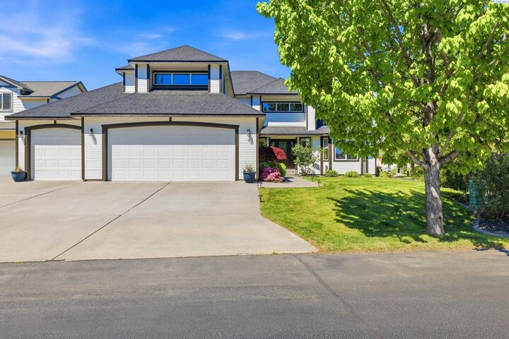 Property Photo:  7 Buttercup Ct  WA 99301 