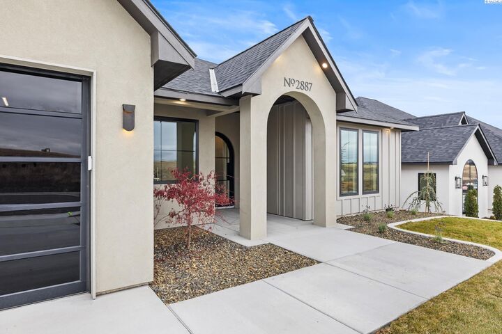 Property Photo:  2887 Savanna Ave  WA 99352 