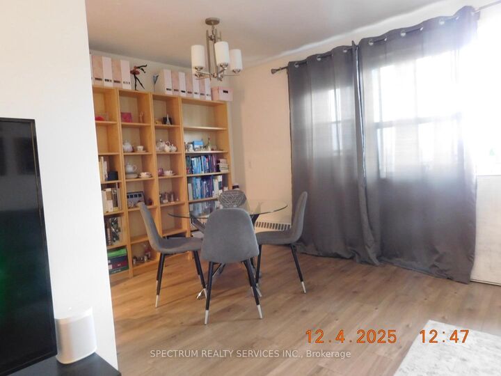 Property Photo: 3320 Fieldgate Drive 808 ON L4X 2J2