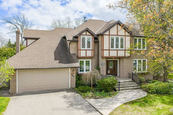 Property Photo: 2082 Mississauga Road ON L5H 2K6