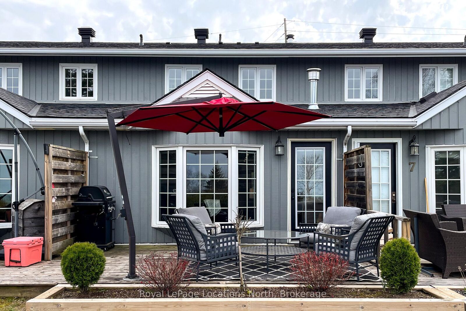 Property Photo:  139 Lakeshore Road E 6  ON L9Y 0N1 