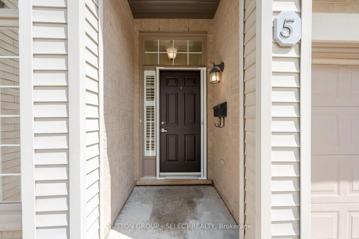 Property Photo: 270 North Centre Road 5 ON N6G 5E2