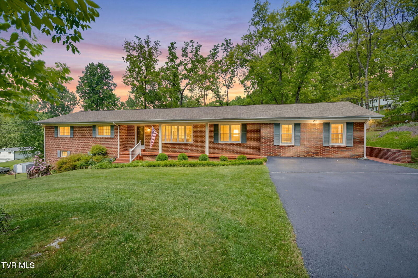 Property Photo:  325 Sperry Circle  TN 37620 
