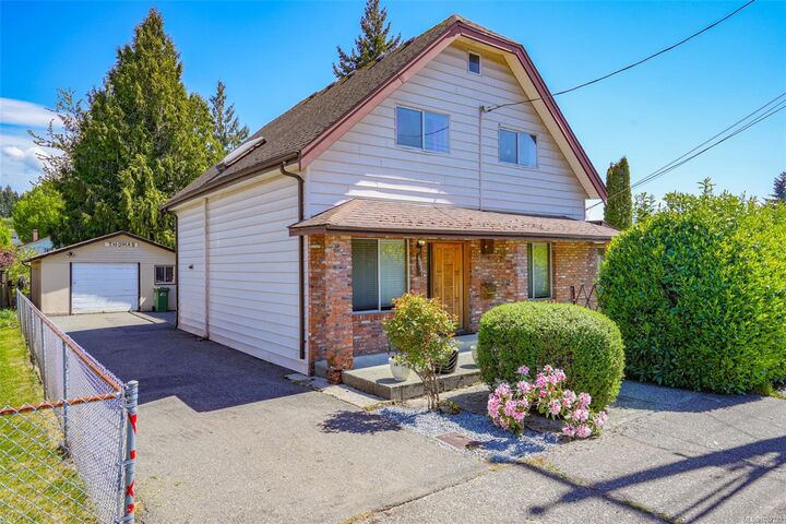 Property Photo: 4987 Gertrude St BC V9Y 6K8