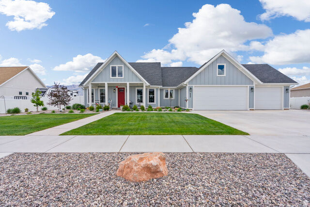 Property Photo:  925 W Torrey Dr  UT 84701 