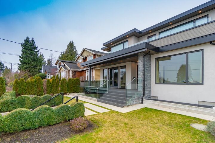 Property Photo: 1465 Jefferson Avenue BC V7T 2B6
