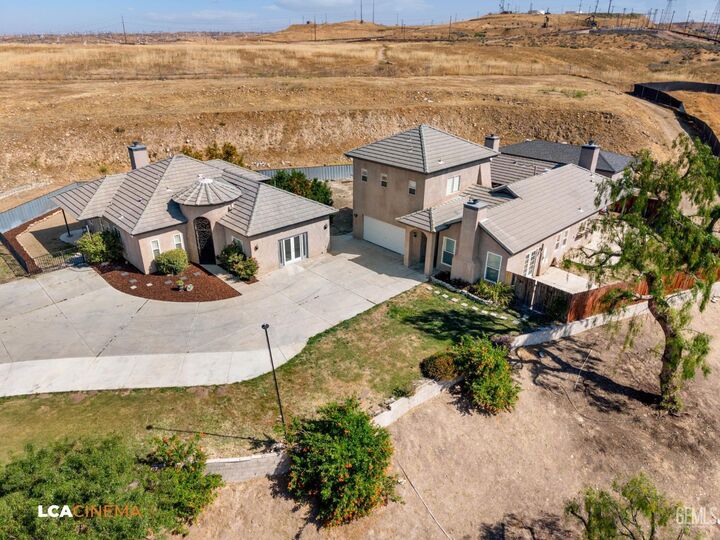 Property Photo:  5053 N Hills Drive  CA 93308 
