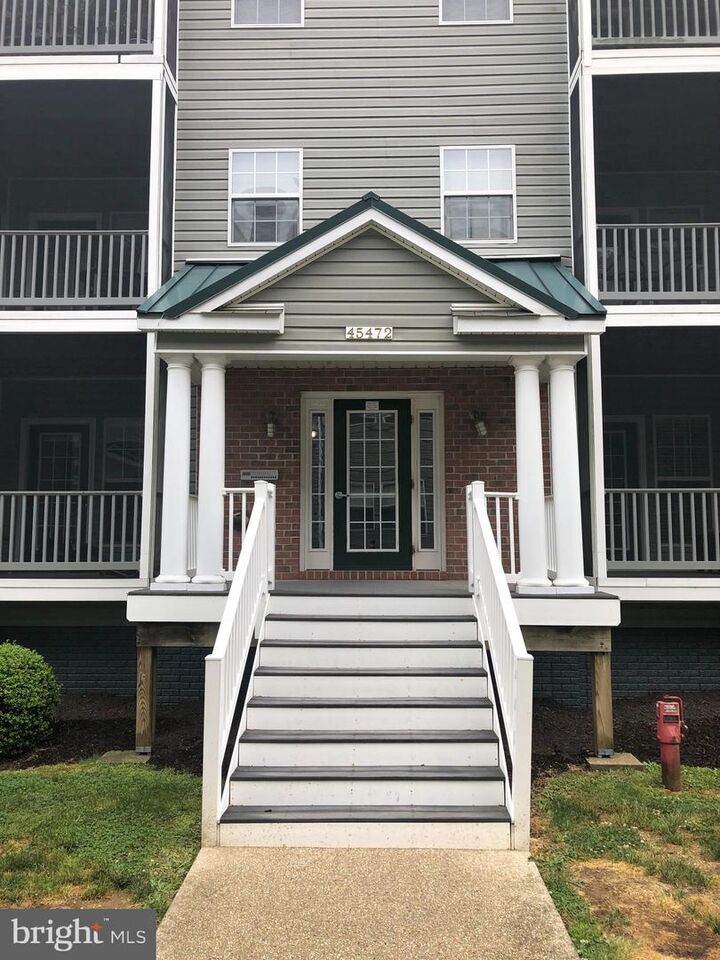 Property Photo:  45472 Westmeath Way I 33  MD 20634 