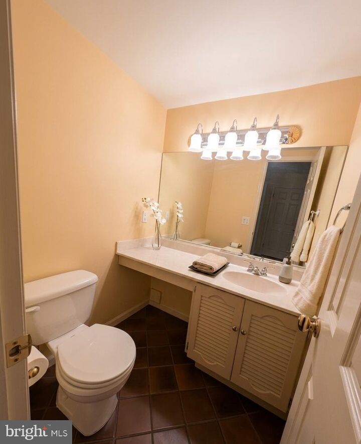 Property Photo:  7 Marvin Court  NJ 08648 