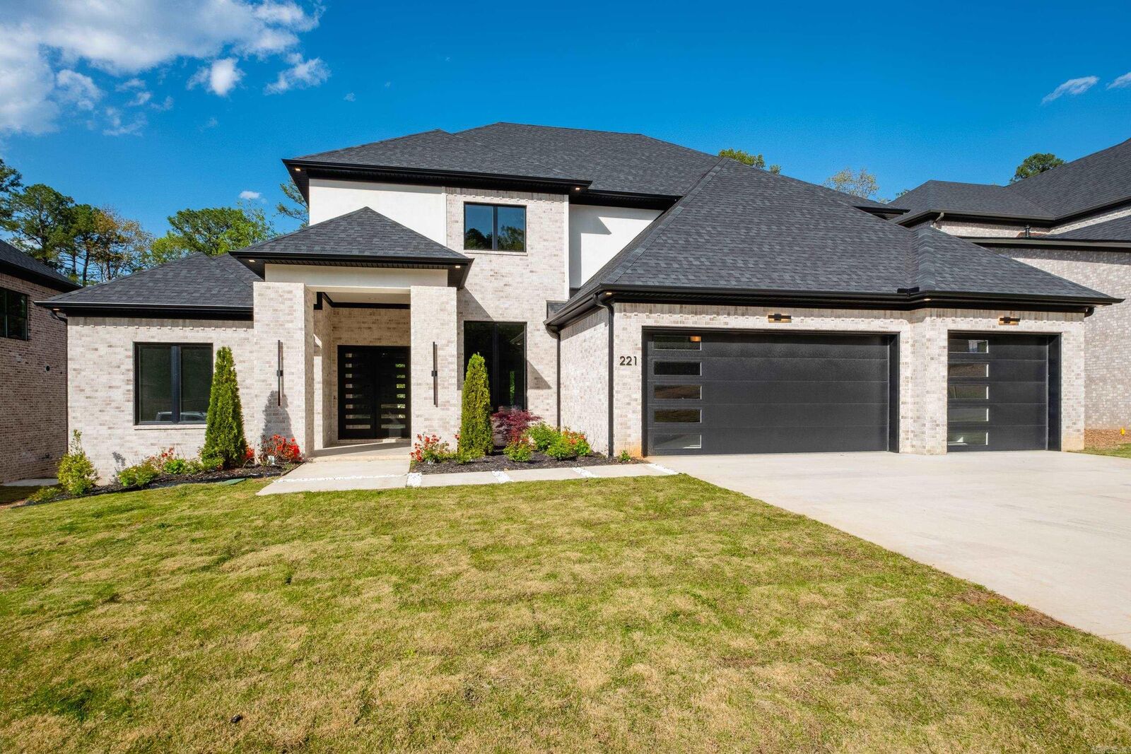 Property Photo:  221 Abington Circle  AR 72223 