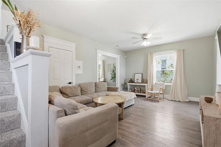 Property Photo:  1547 Washington Ave SE  IA 52403 