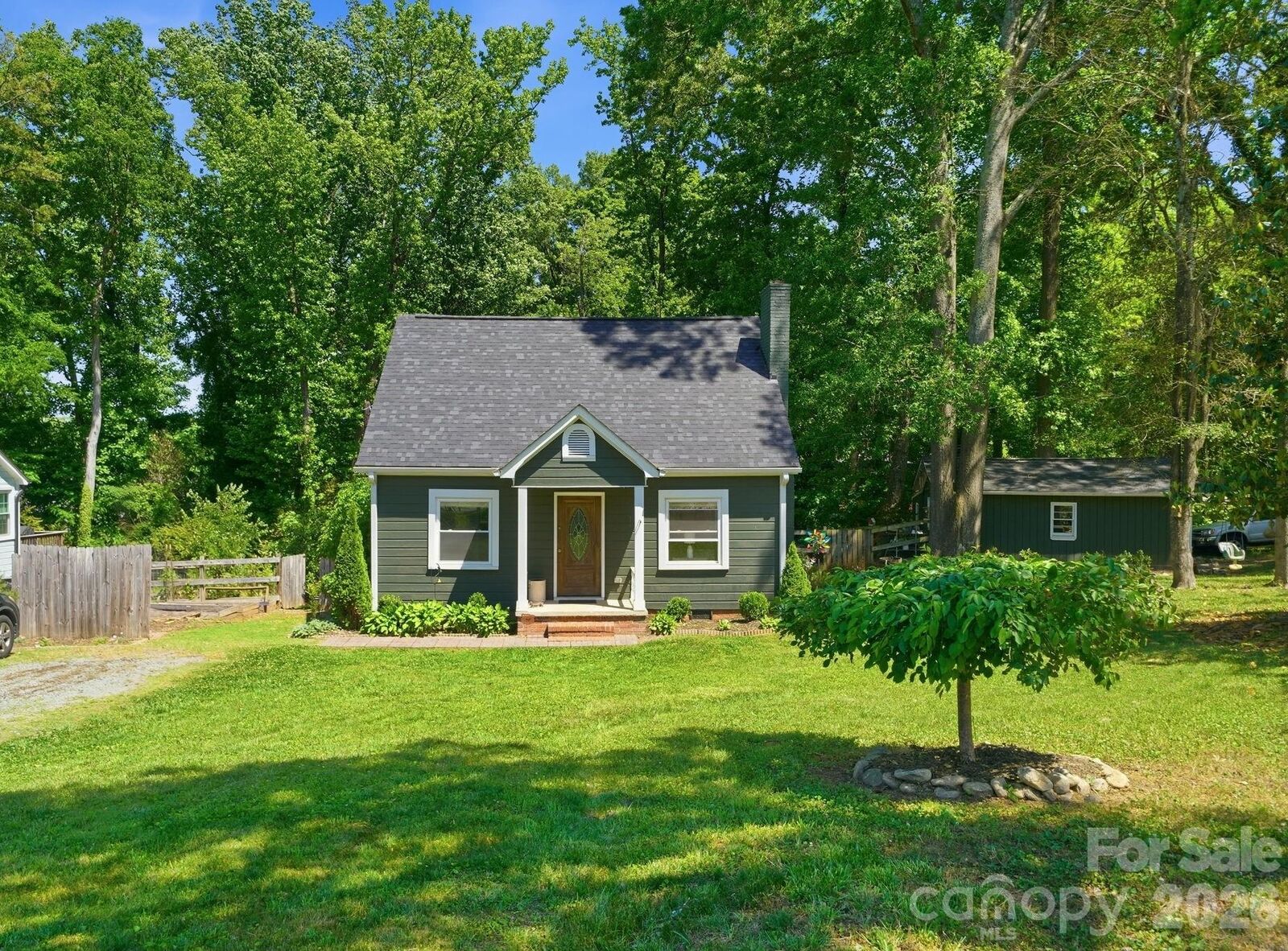 Property Photo:  7131 Dorn Circle  NC 28212 