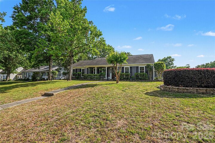 Property Photo:  7319 Chatterbird Court  NC 28226 