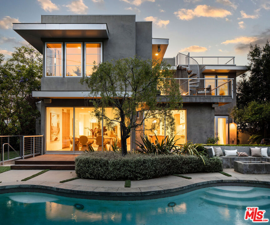 Property Photo:  700 El Medio Ave  CA 90272 