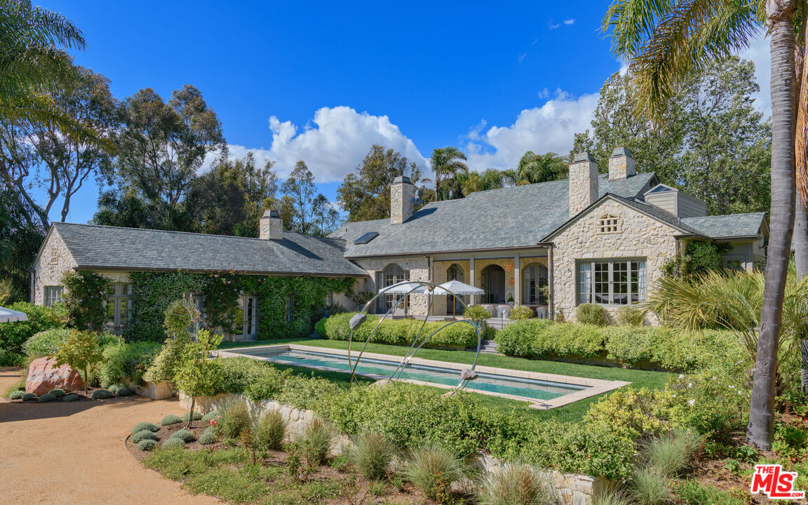 Property Photo:  6625 Zumirez Dr  CA 90265 