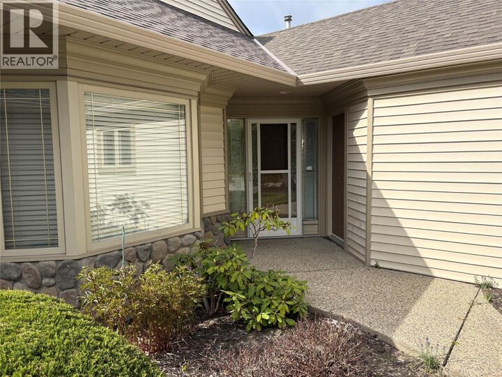Property Photo: 550 Yates Road 212 BC V1V 1Z4