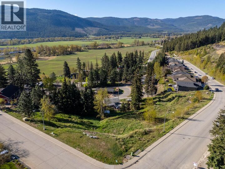 Property Photo:  1827 Mountain View Avenue  BC V0E 2G0 