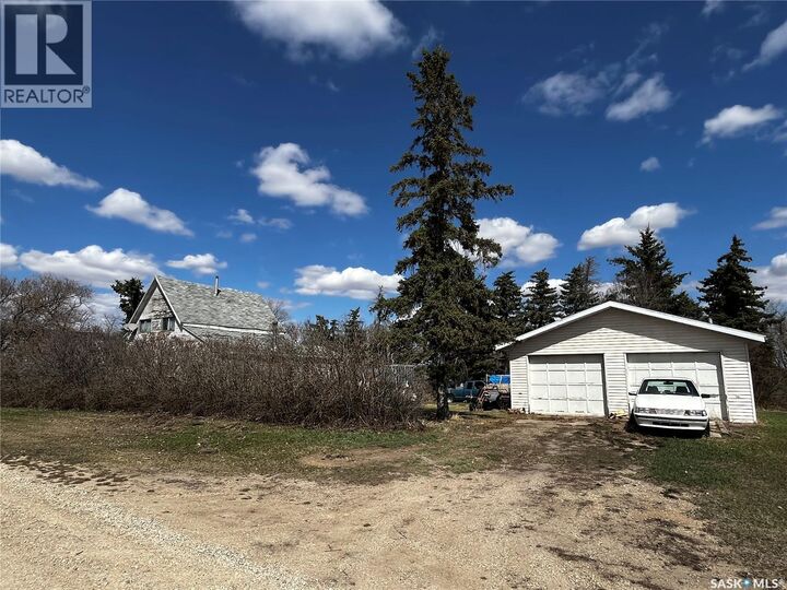 Property Photo:  121 5th Street  SK S0G 0J0 