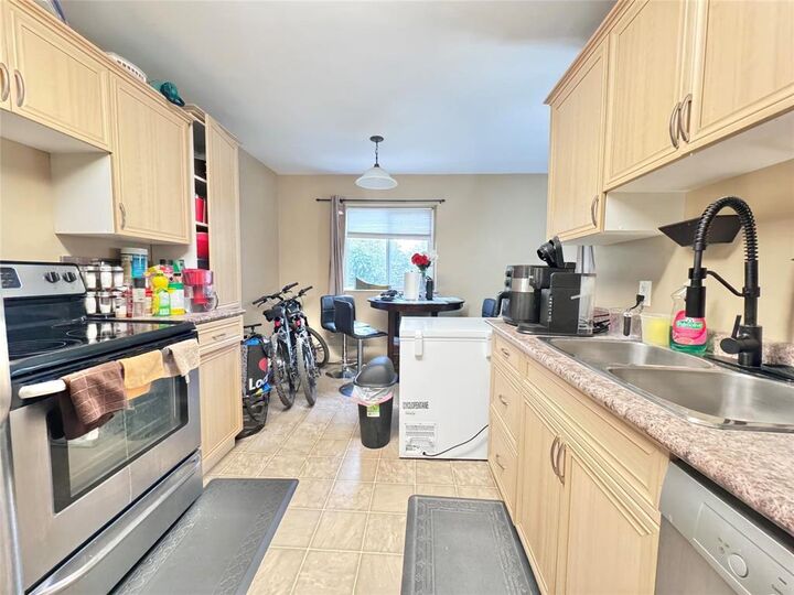 Photo de la propriété: 303 Leola Street MB R2C 1H4