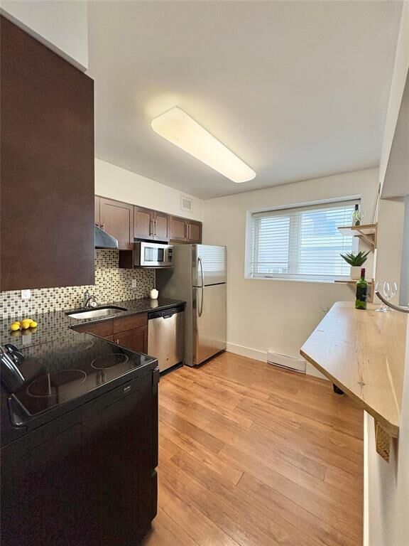 Property Photo: 375 Stradbrook Avenue MB R3L 0J7