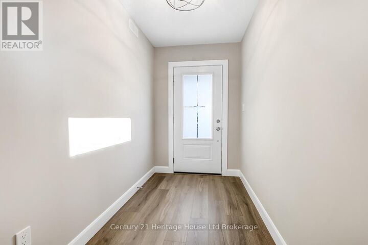 Property Photo:  846 Water Street  ON N4S 1S7 