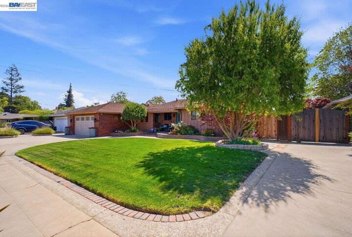 Property Photo:  4858 Sterling Dr  CA 94536 