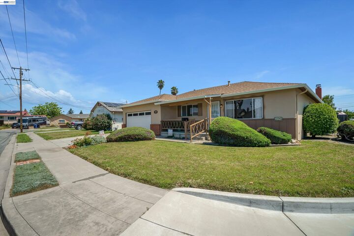 Property Photo:  5296 Spencer Ct  CA 94560 
