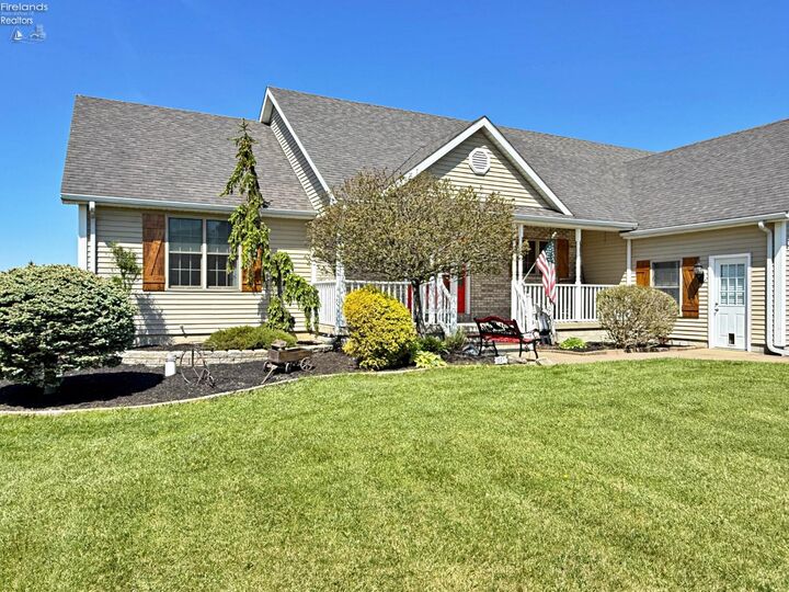 Property Photo:  184 N County Road 43  OH 44867 