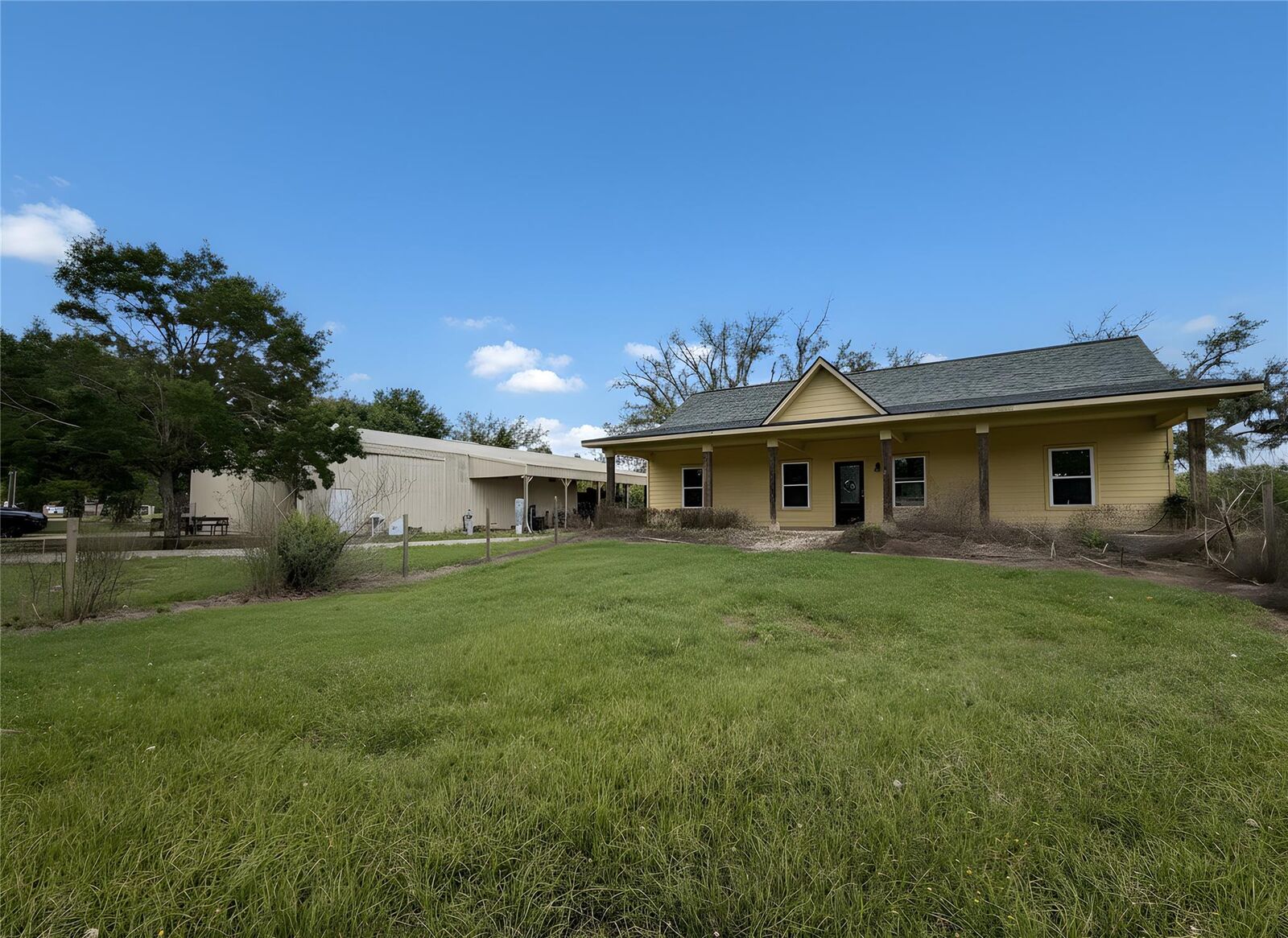 Property Photo: 4680 County Road 611 TX 77515