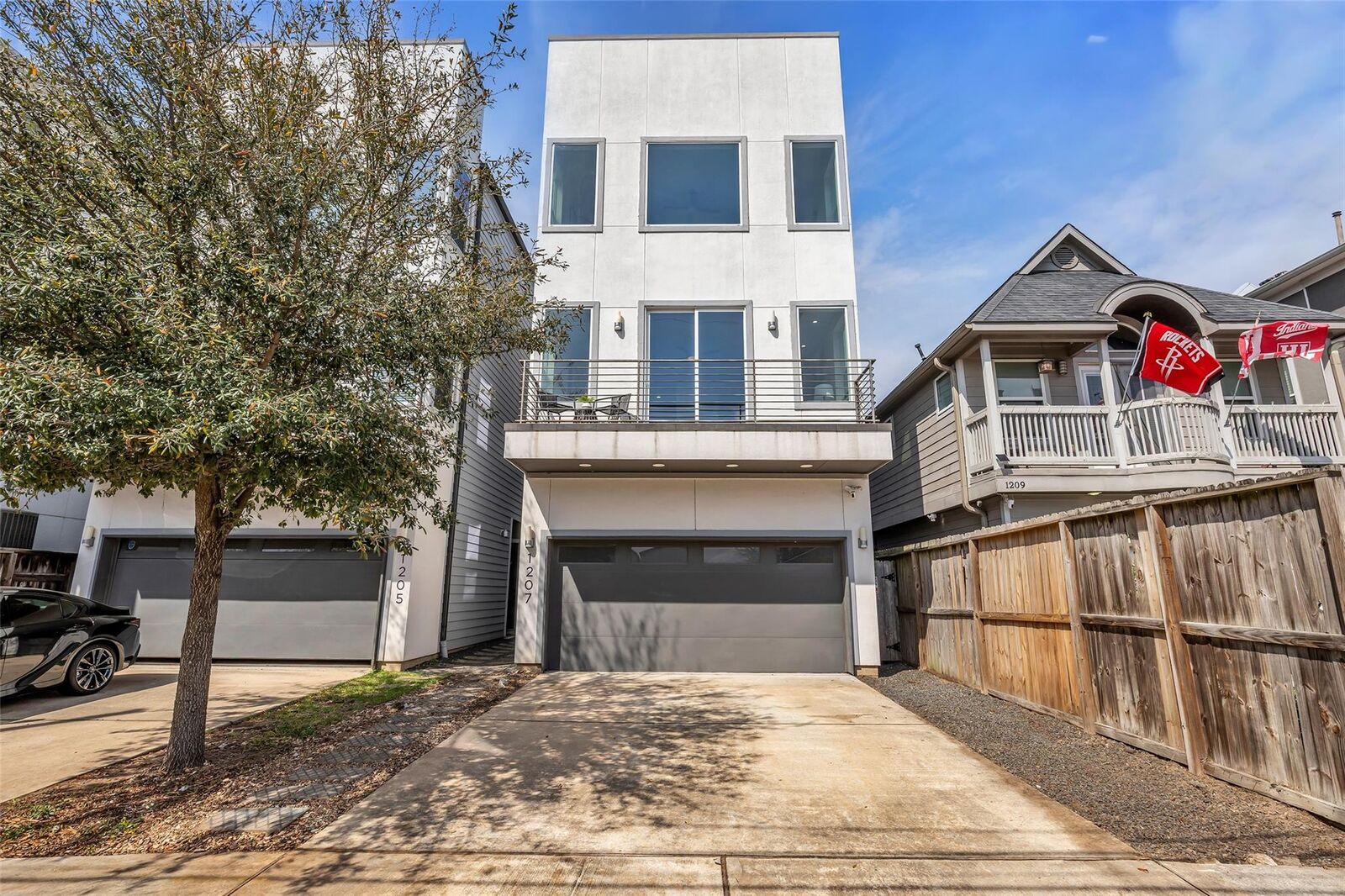 Property Photo:  1207 E 28th Street  TX 77009 