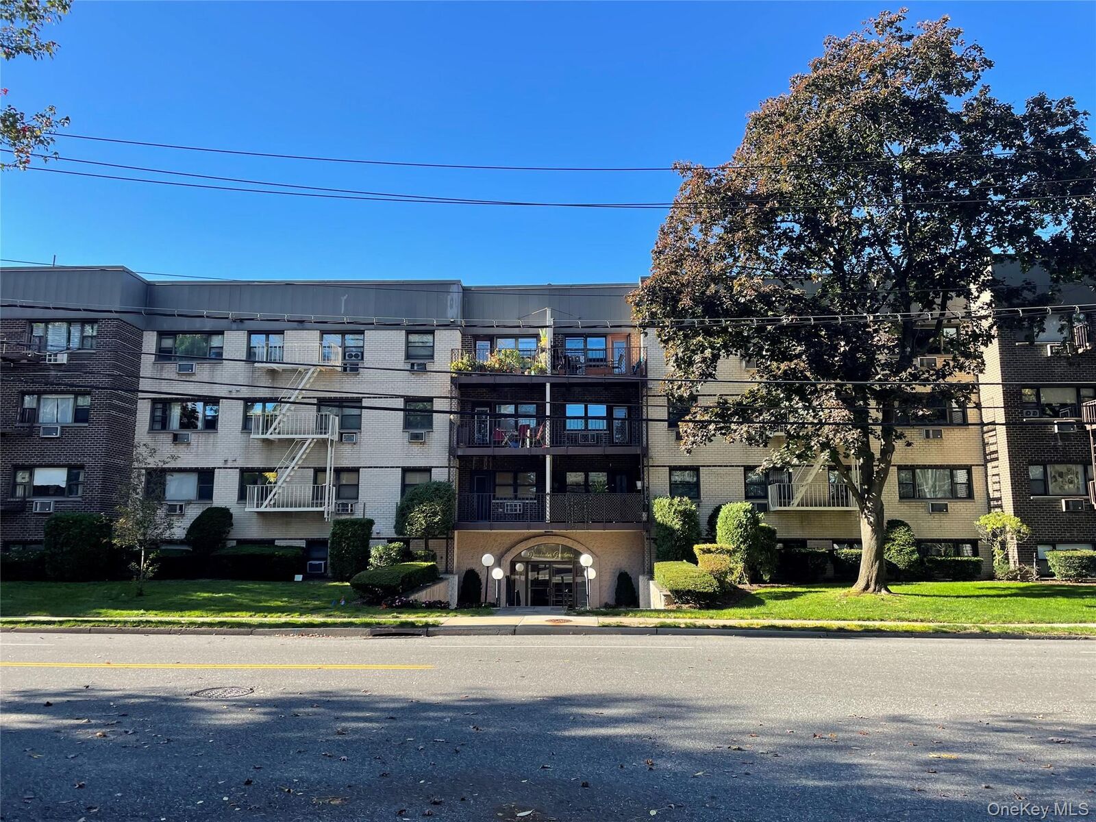 Property Photo:  2261 Palmer Avenue 2N  NY 10801 