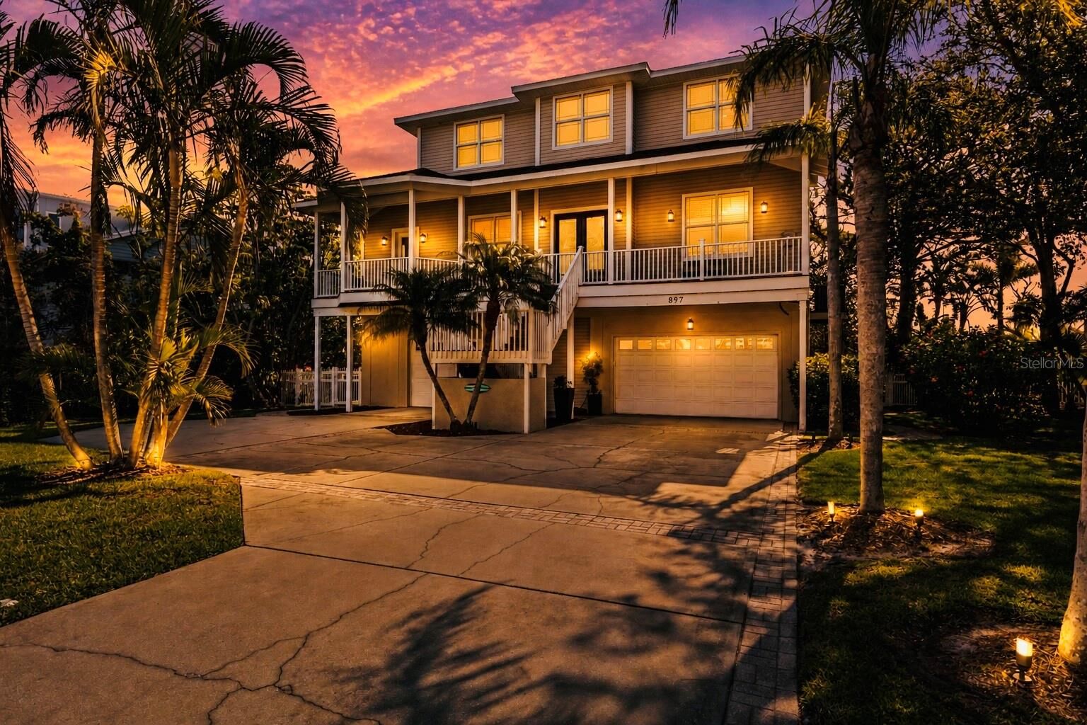 Property Photo:  897 Point Seaside Drive  FL 34681 