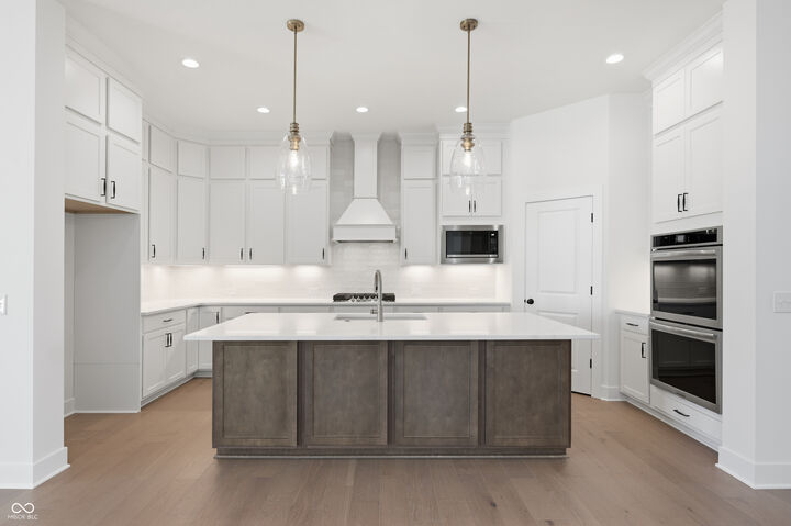 Property Photo:  1255 Chatham Hills Boulevard  IN 46074 