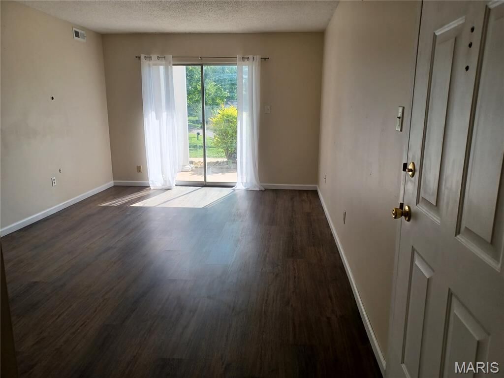 Property Photo:  
